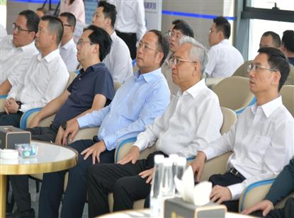 我会荣誉会长黄向墨接待广东省政府党组成员陈良贤、揭阳市委书记曾风保一行到玉湖冷链（揭阳）交易中心调研
